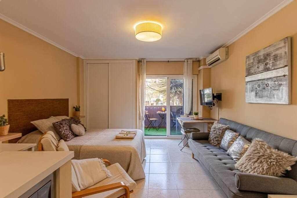 797 Holiday Rentals - Equipado Estudio Cerca Del Parque La Paloma Бенальмадена Экстерьер фото