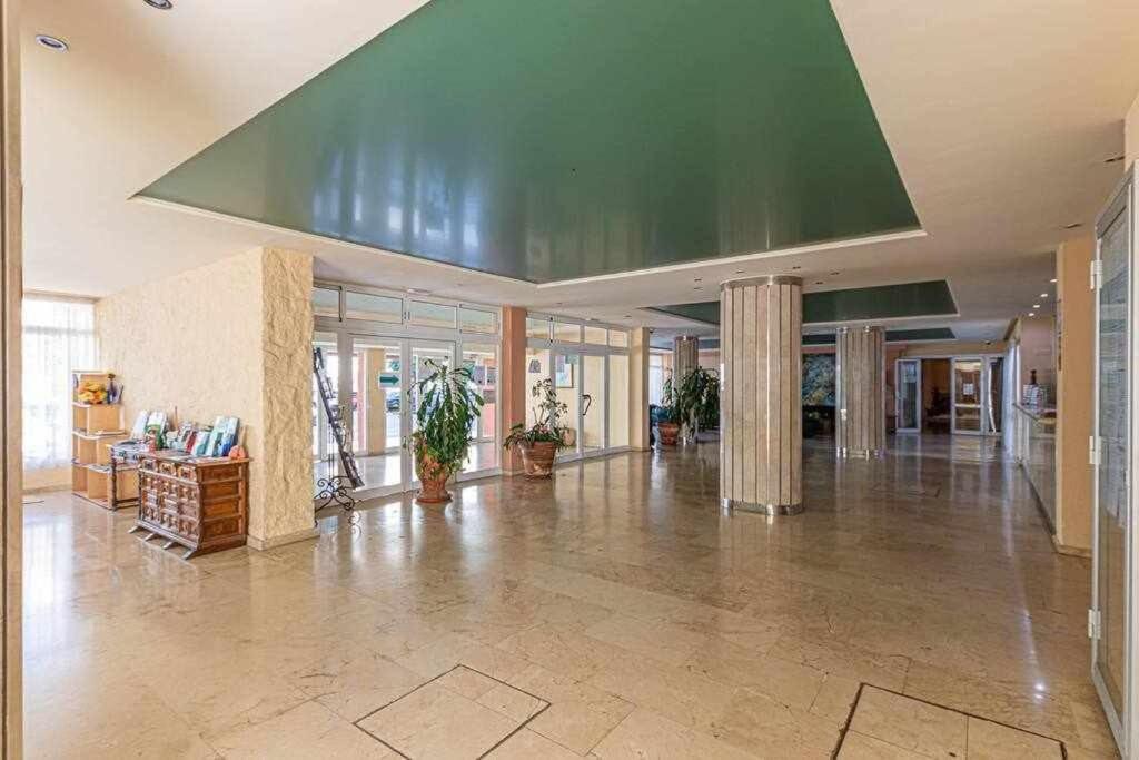 797 Holiday Rentals - Equipado Estudio Cerca Del Parque La Paloma Бенальмадена Экстерьер фото
