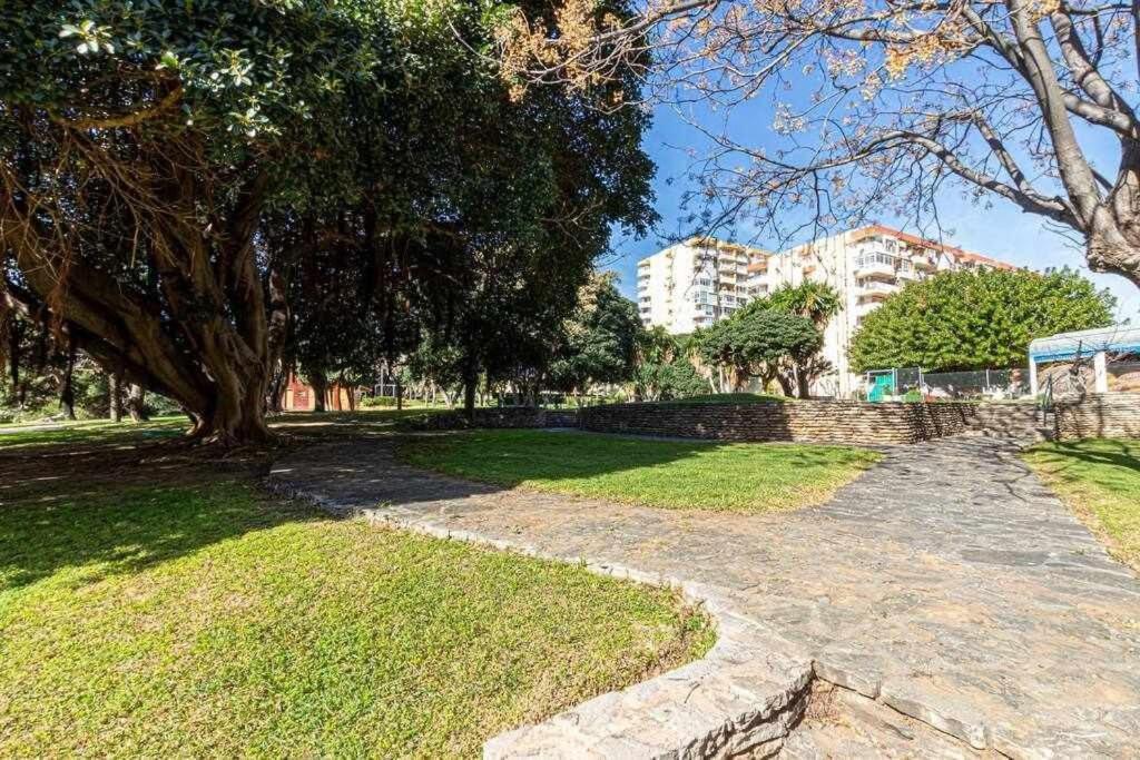 797 Holiday Rentals - Equipado Estudio Cerca Del Parque La Paloma Бенальмадена Экстерьер фото